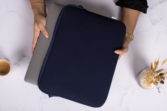 Housse MacBook Pro 14 Basics ²Life Bleu/Blanc
