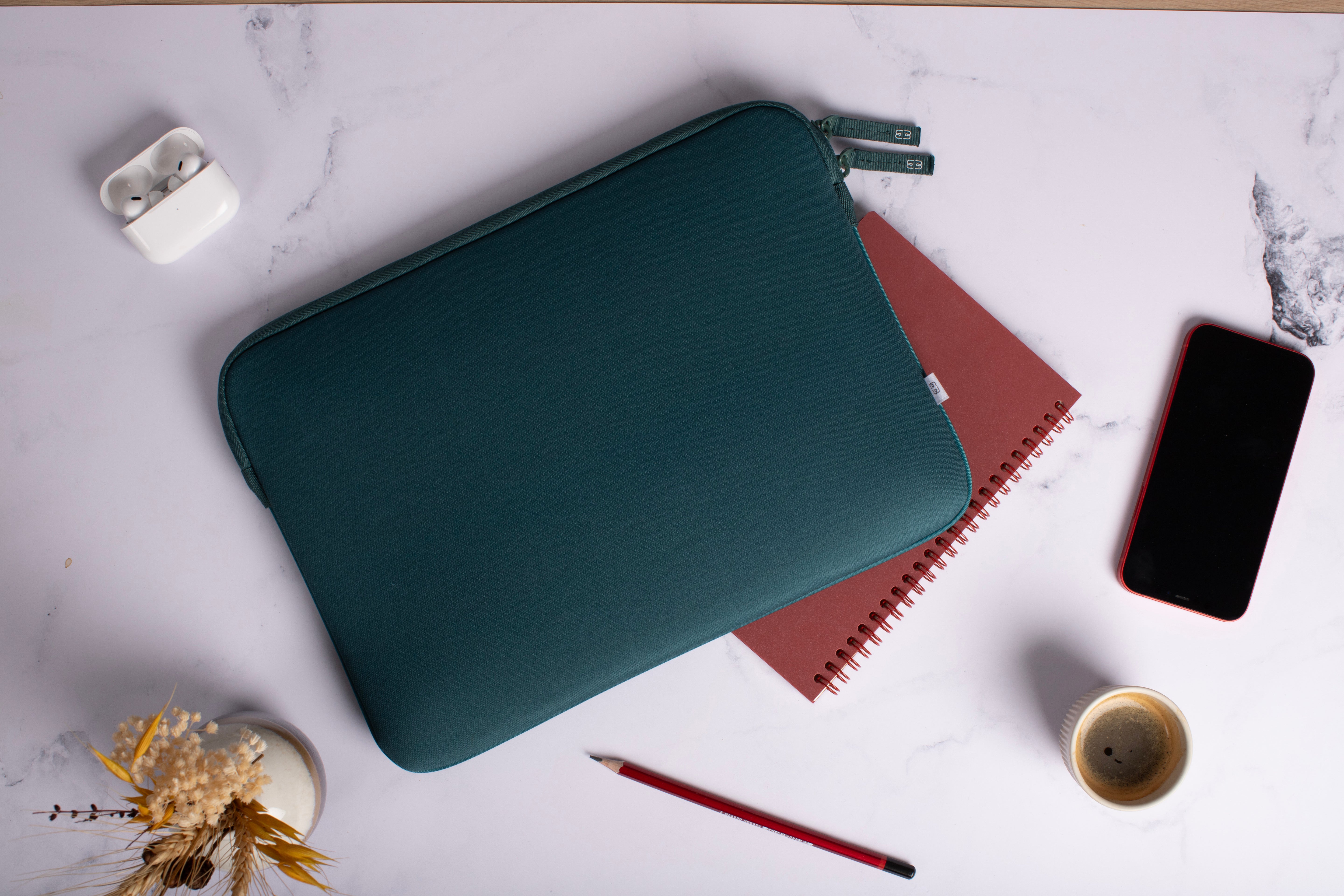 Housse MacBook Pro/Air 13 Basics ²Life Vert/Blanc