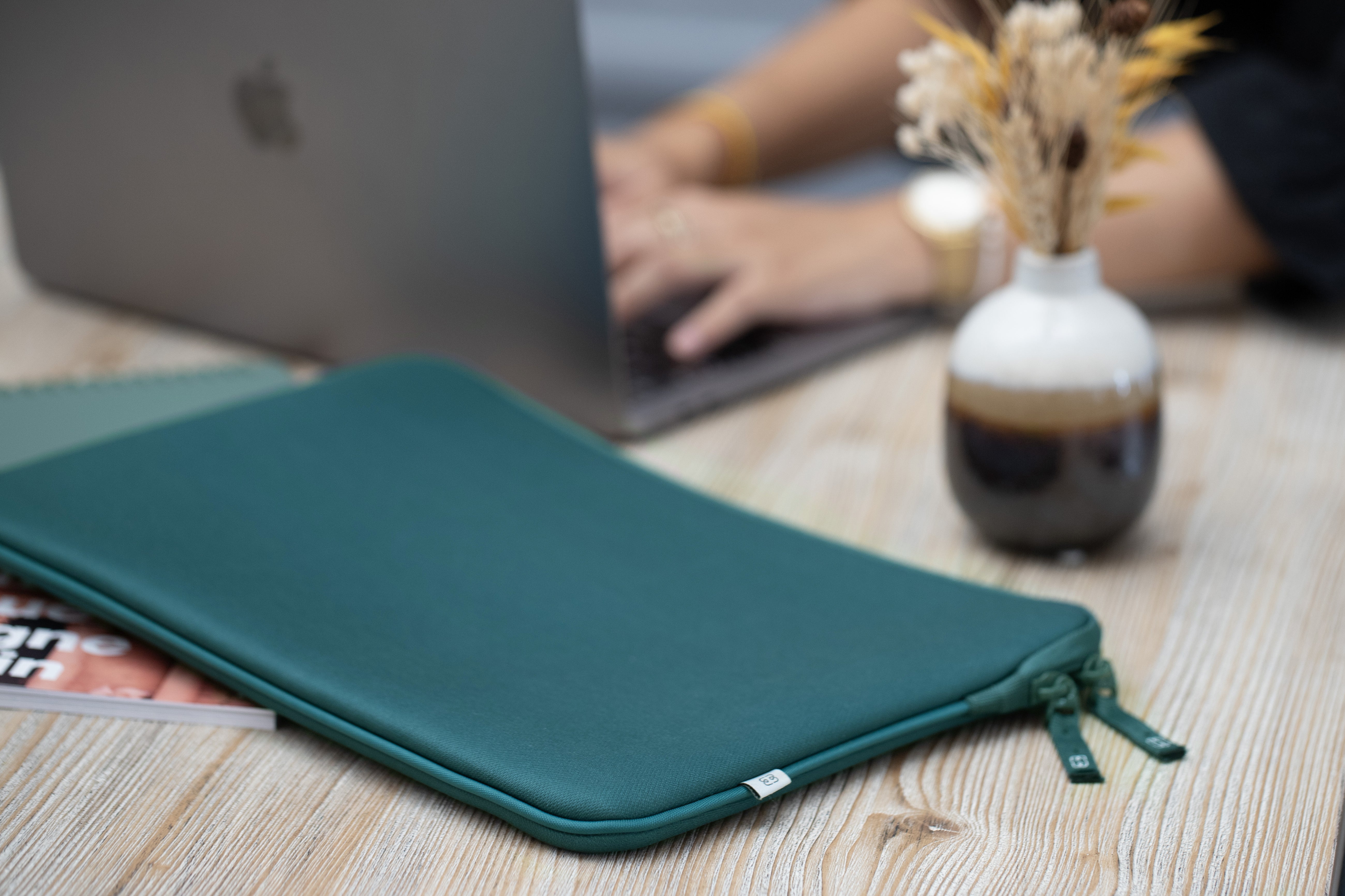 Housse MacBook Pro/Air 13 Basics ²Life Vert/Blanc