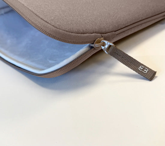 Housse MacBook Pro/Air 13 Shade ²Life Marron