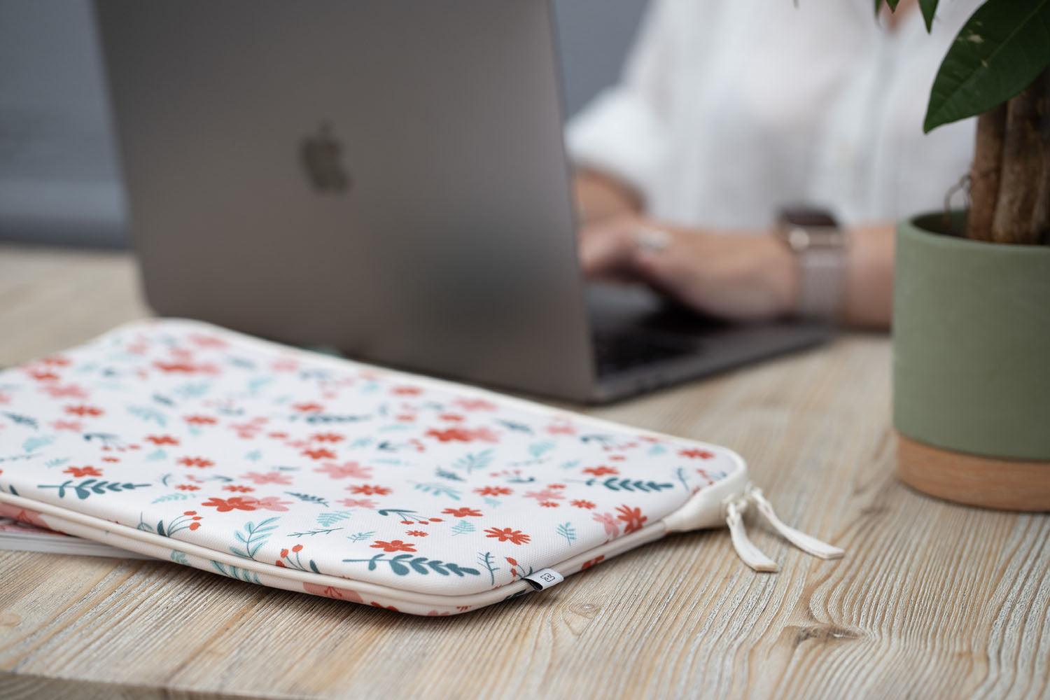 Housse pour MacBook Air/Pro 13″ - Pattern 2nd Life Flower Bomb - MW