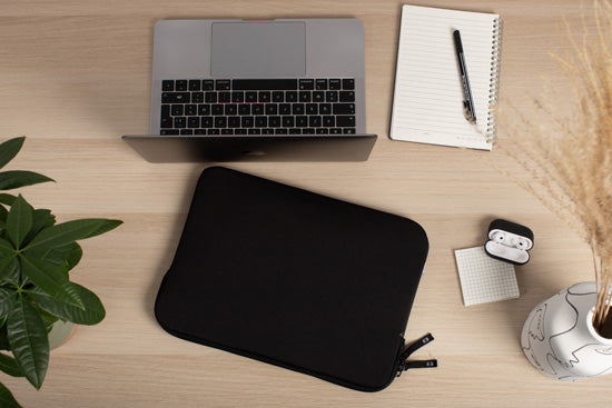 Housse MacBook Pro 14 Basics ²Life Noir/Blanc