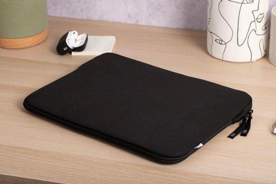 Housse MacBook Pro 14 Basics ²Life Noir/Blanc