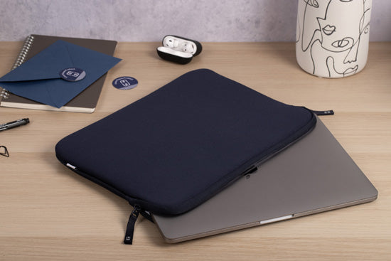 Housse MacBook Pro 14 Basics ²Life Bleu/Blanc