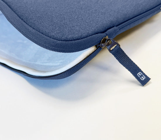 Housse MacBook Pro/Air 13 Shade ²Life Bleue
