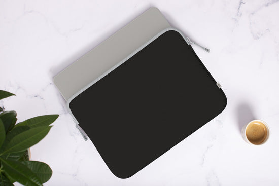 Housse MacBook NEO Basics ²Life Perfect Fit Black / Moon
